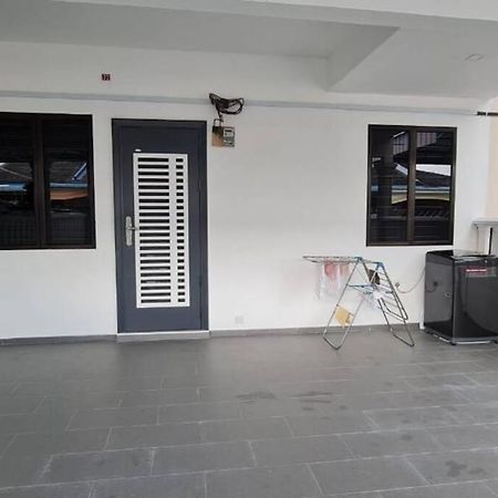 Voon 4 Bedroom Homestay Mersing Zewnętrze zdjęcie