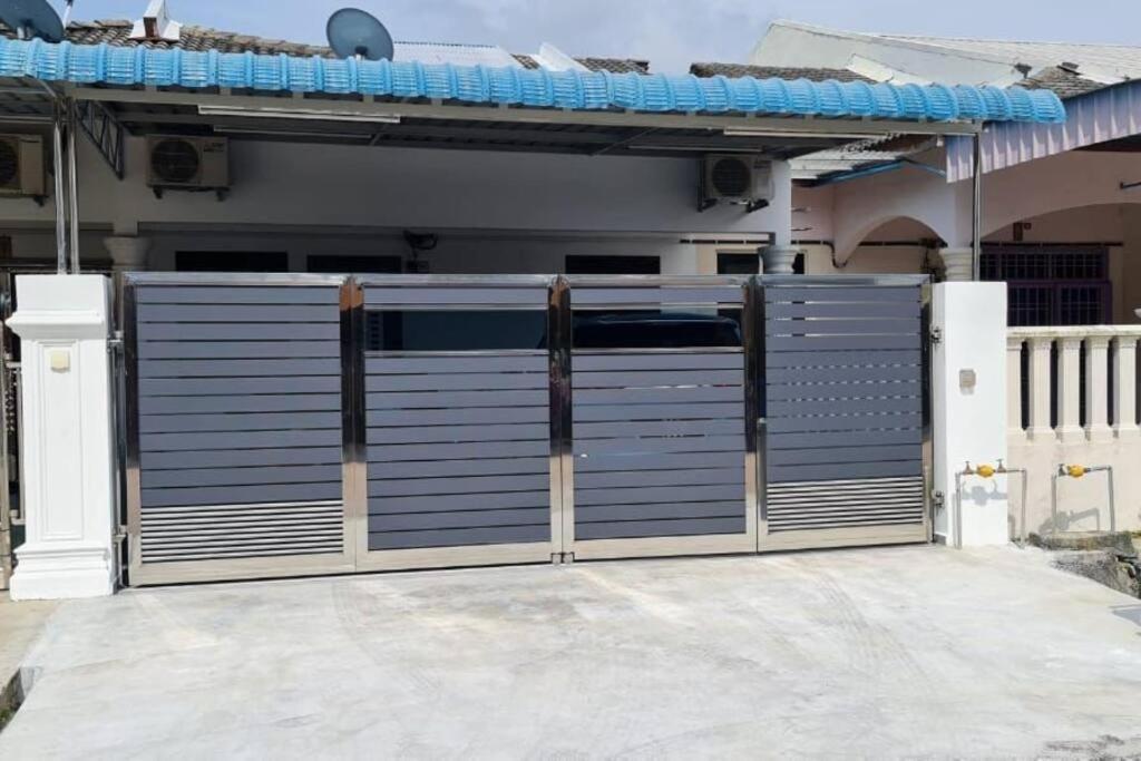 Voon 4 Bedroom Homestay Mersing Zewnętrze zdjęcie